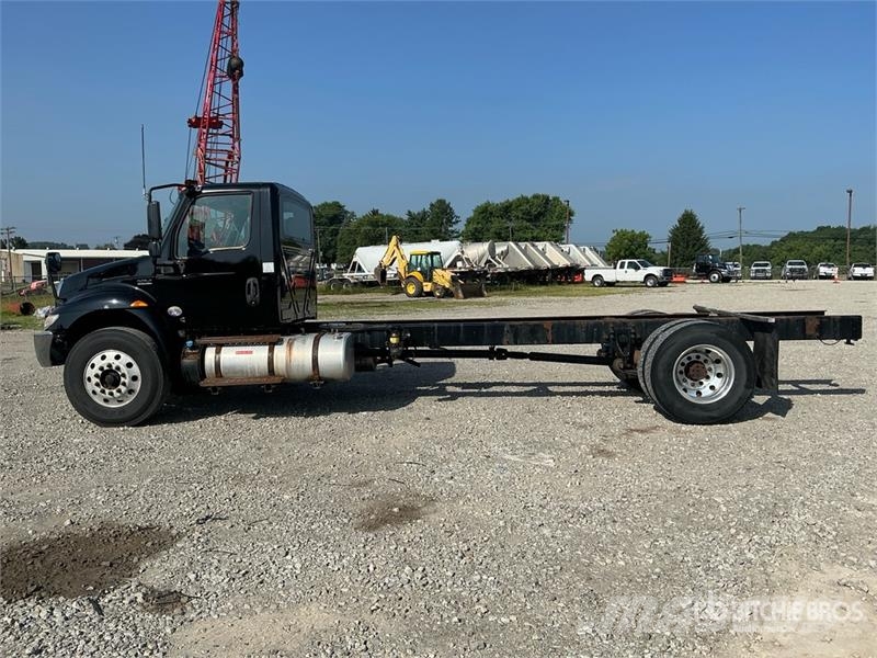 International MV607 4x2 Cab and Chassis Кабини