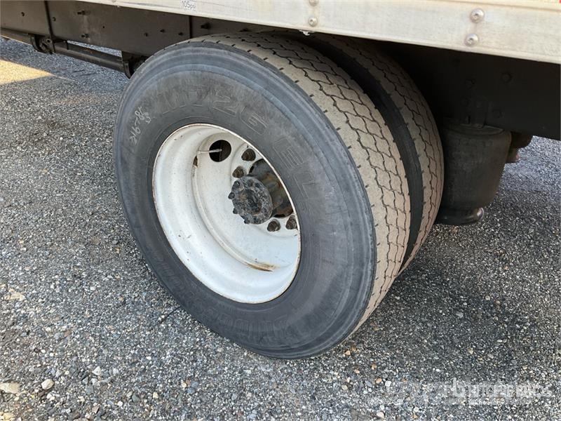 International MV607 4x2 Van Truck (Inoperable) Грузовики-Фургоны
