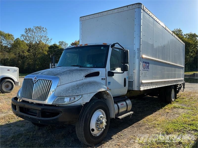 International MV607 4x2 Van Truck Autocamioane