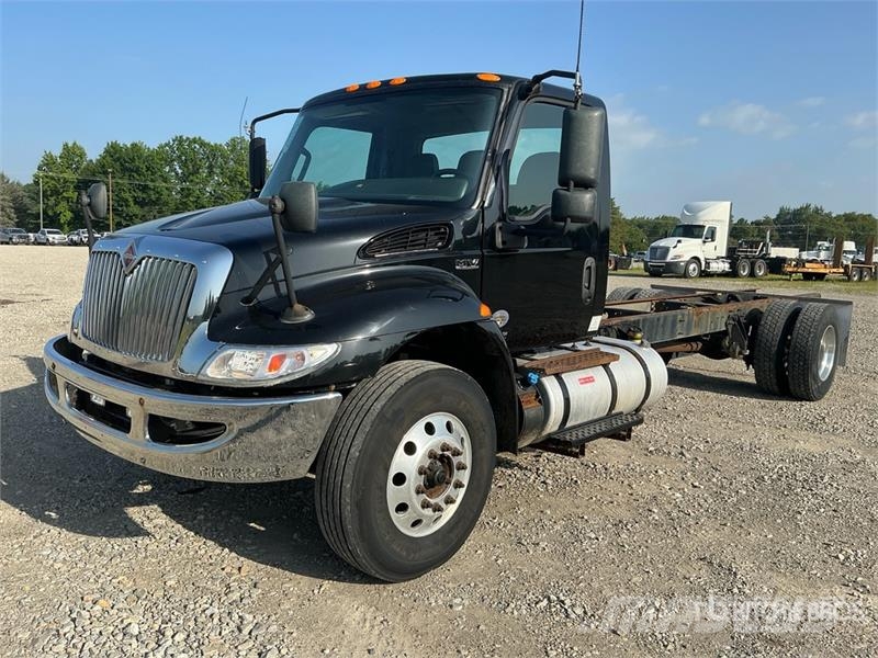 International MV607 4x2 Cab and Chassis Кабини