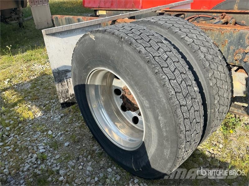 International MV607 4x2 Cab and Chassis Кабини