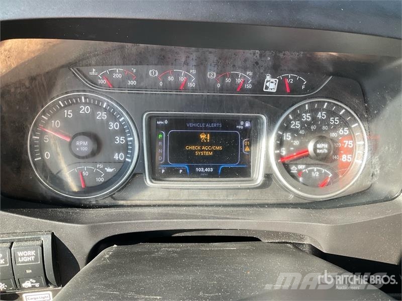 International MV607 4x2 Van Truck 貨箱式卡車