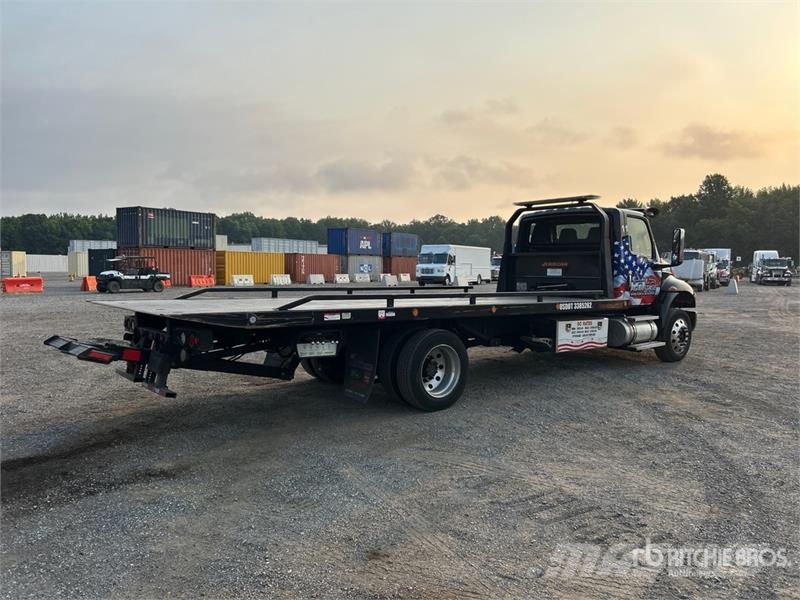 International MV607 4x2 Rollback Truck Sleepwagens