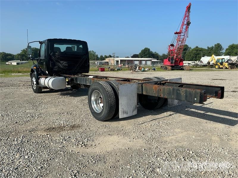 International MV607 4x2 Cab and Chassis Кабини