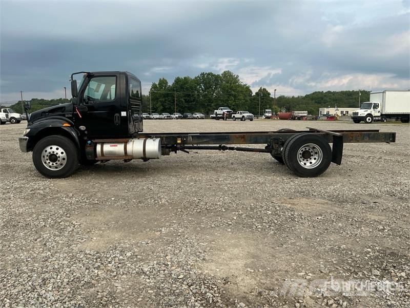 International MV607 4x2 Cab and Chassis Кабини