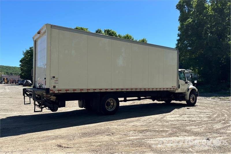International MV607 4x2 Van Truck Bakwagens met gesloten opbouw