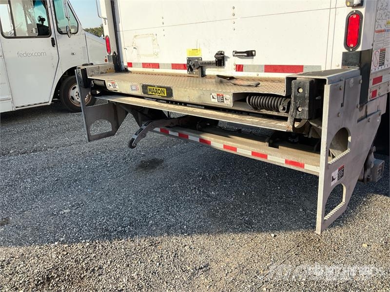 International MV607 4x2 Van Truck (Inoperable) Грузовики-Фургоны