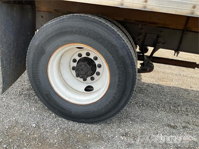 International MV607 4x2 Van Truck Sanduk kamioni