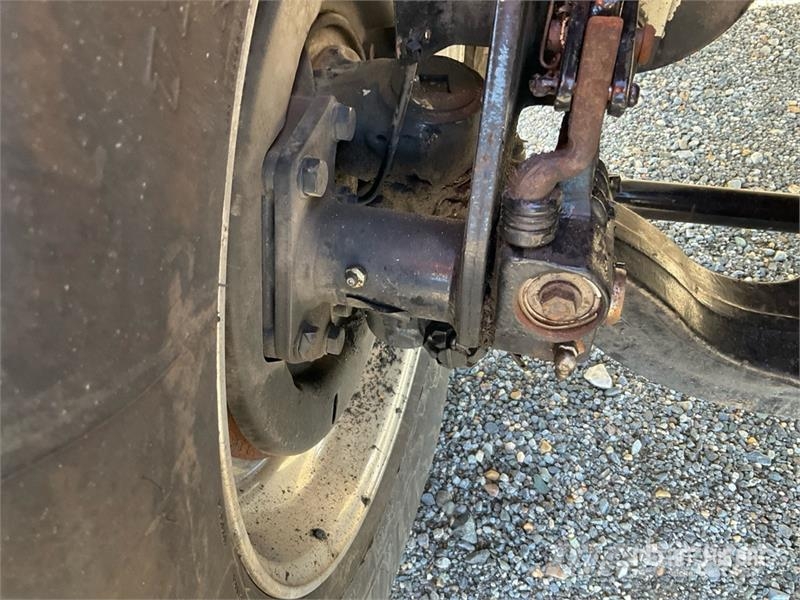 International MV607 4x2 Van Truck 貨箱式卡車
