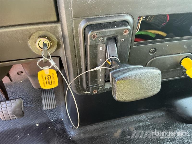 International MV607 4x2 Cab and Chassis Кабини