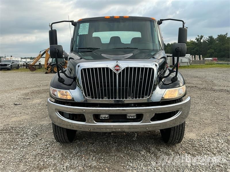 International MV607 4x2 Cab and Chassis Кабини