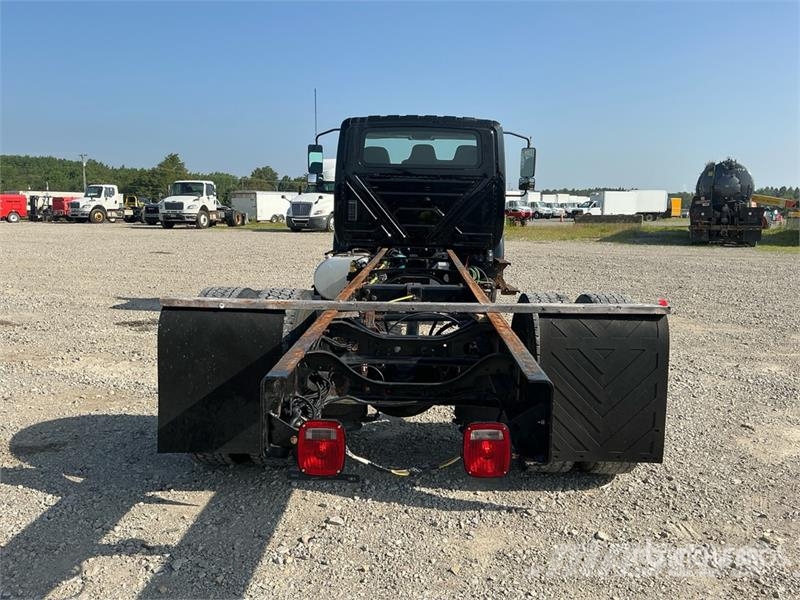 International MV607 4x2 Cab and Chassis Кабини