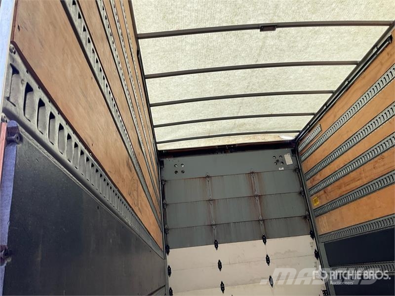 International MV607 6x4 Van Truck Furgoonautod