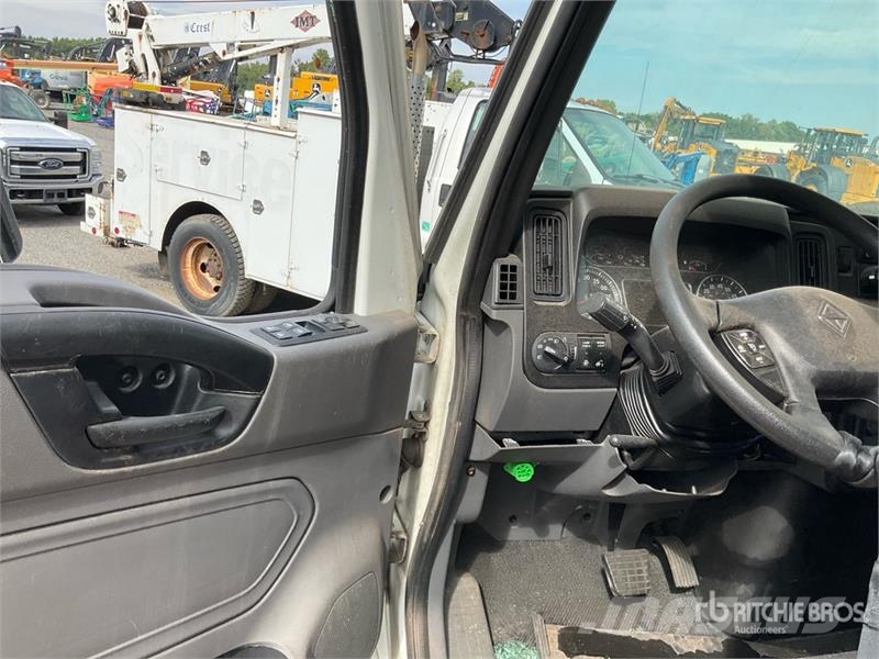 International MV607 6x4 Van Truck Furgoonautod