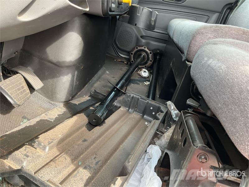 International MV607 6x4 Van Truck Furgoonautod