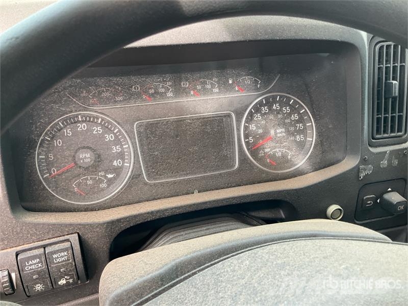 International MV607 6x4 Van Truck Furgoonautod