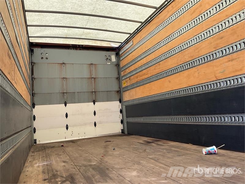 International MV607 6x4 Van Truck Furgoonautod