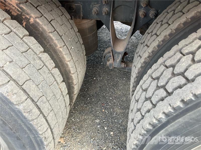 International MV607 6x4 Van Truck Furgoonautod
