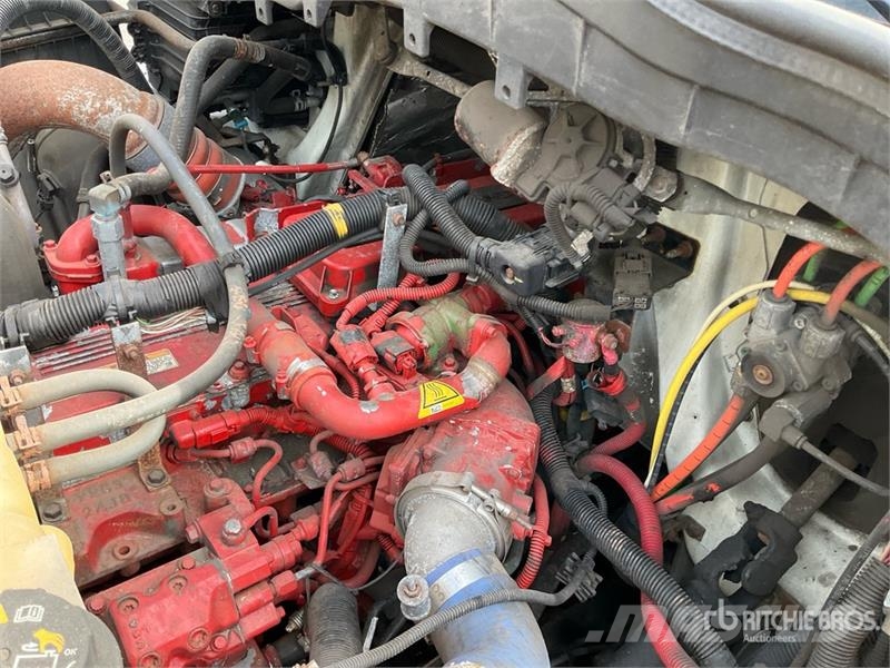 International MV607 6x4 Van Truck Furgoonautod