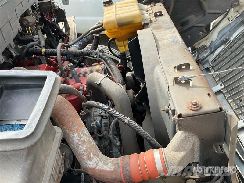 International MV607 6x4 Van Truck Furgoonautod