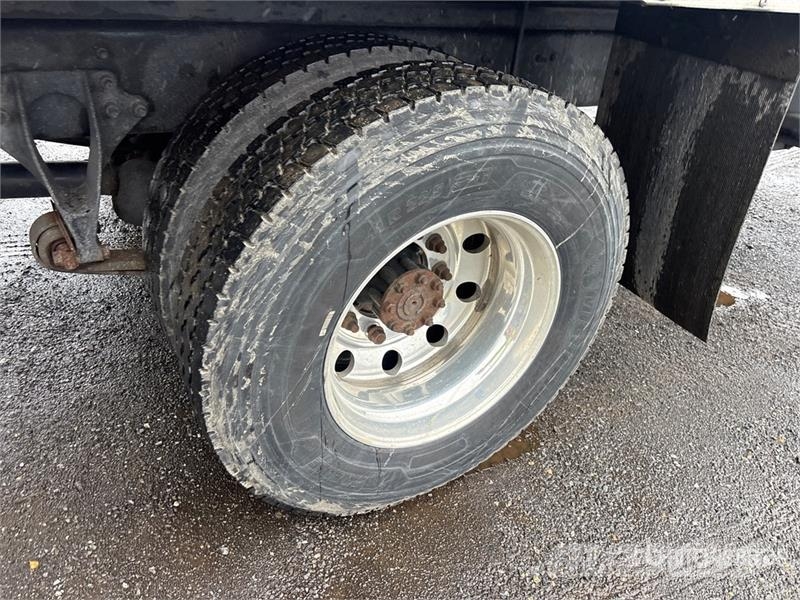 International MV607 SBA 4x2 Van Truck Kofferaufbau