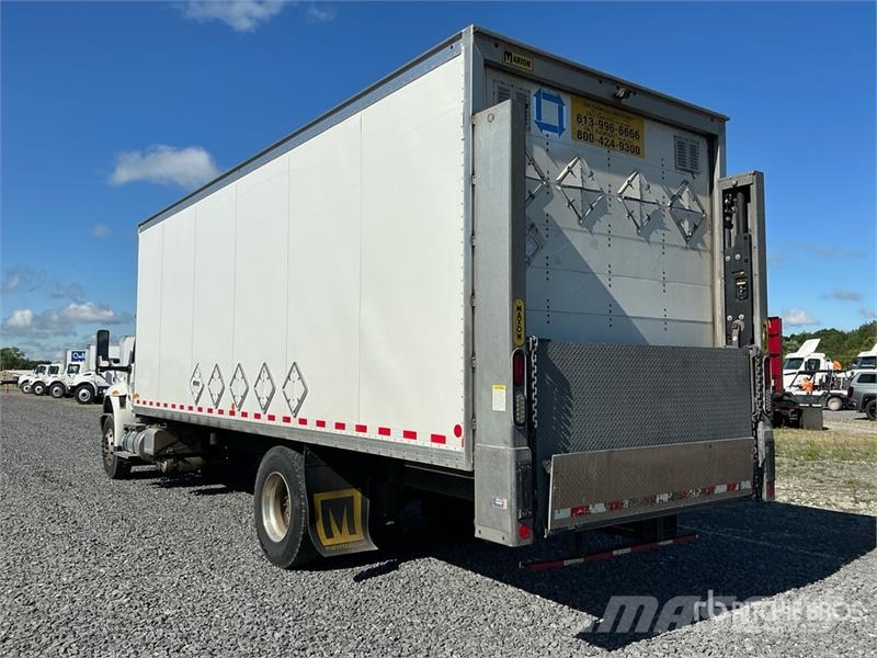 International MV607 SBA 4x2 Van Truck Фургони
