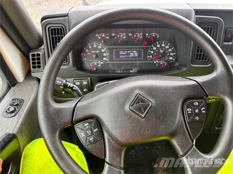 International MV607 SBA 4x2 Van Truck Kofferaufbau