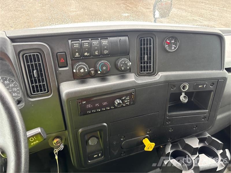 International MV607 SBA 4x2 Van Truck Kofferaufbau