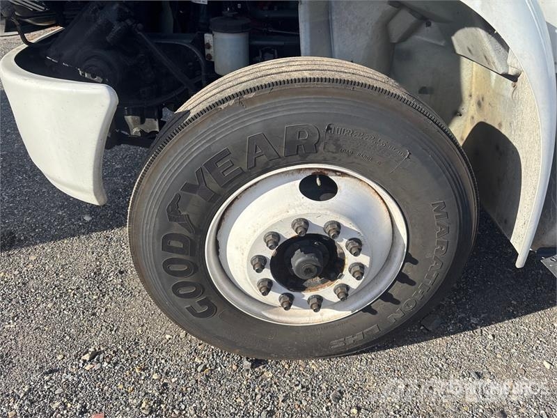 International MV607 Van Truck شاحنات ذات هيكل صندوقي