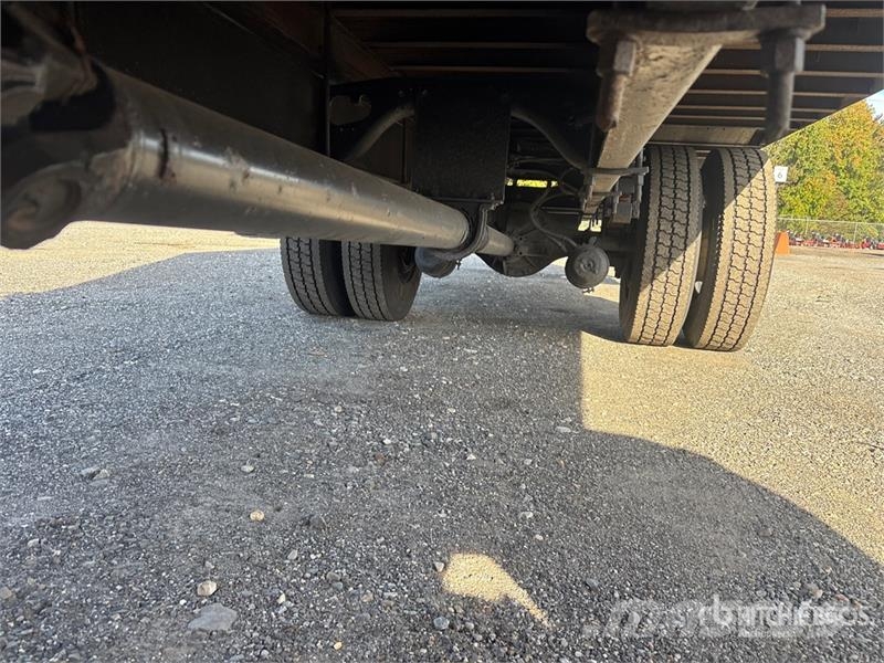 International MV607 Van Truck شاحنات ذات هيكل صندوقي