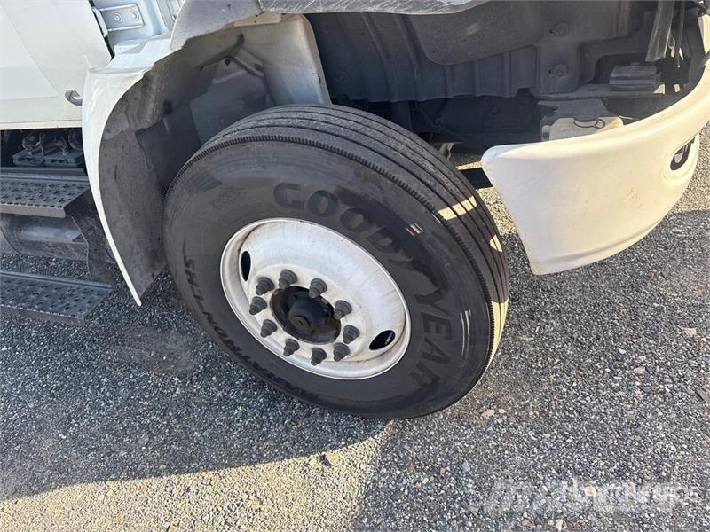 International MV607 Van Truck شاحنات ذات هيكل صندوقي