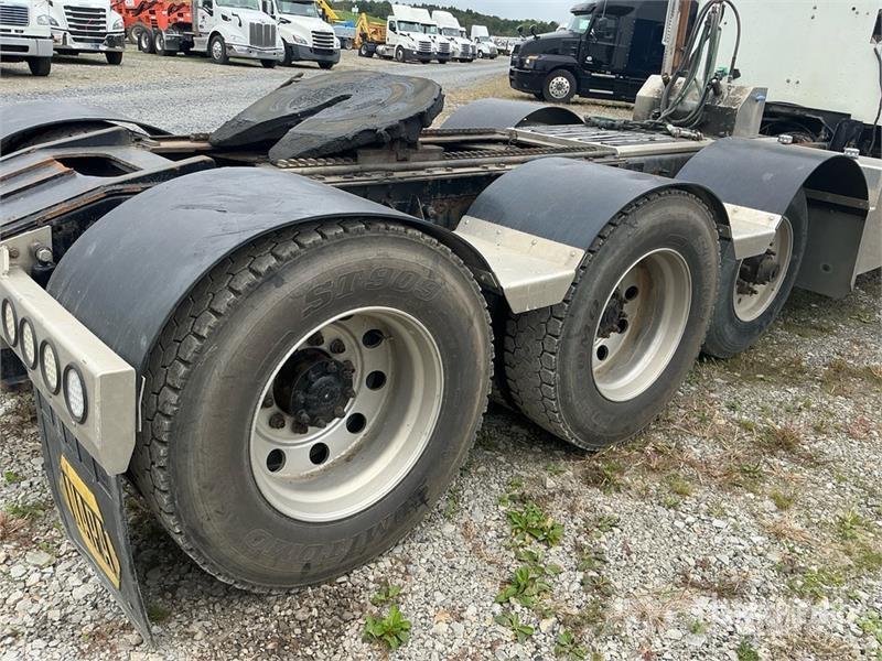 International Paystar 5900i Tegljači