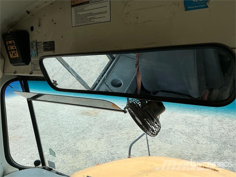 International PB105 4x2 48-Seat School Bus Minibusse