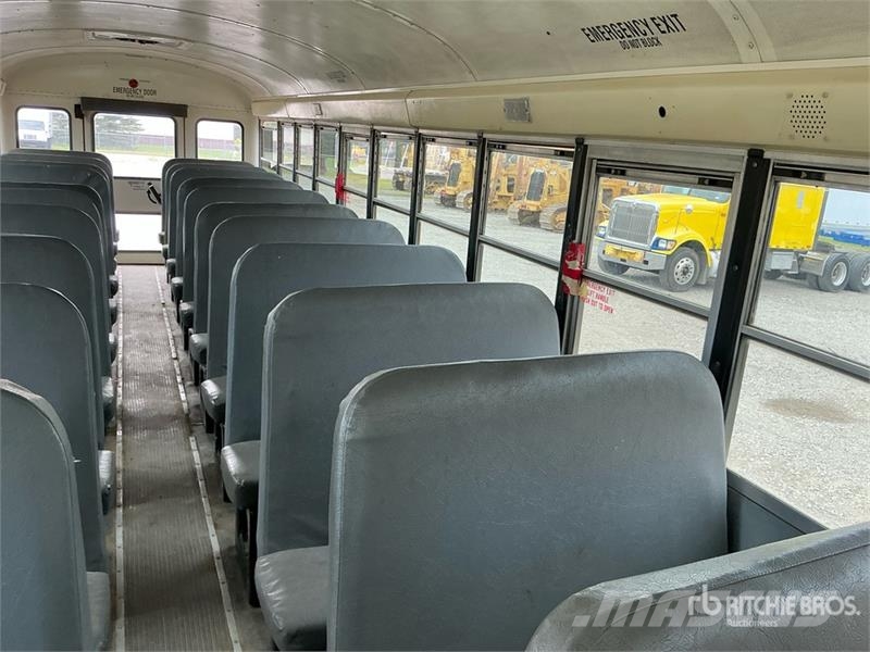 International PB105 4x2 48-Seat School Bus Minibusse