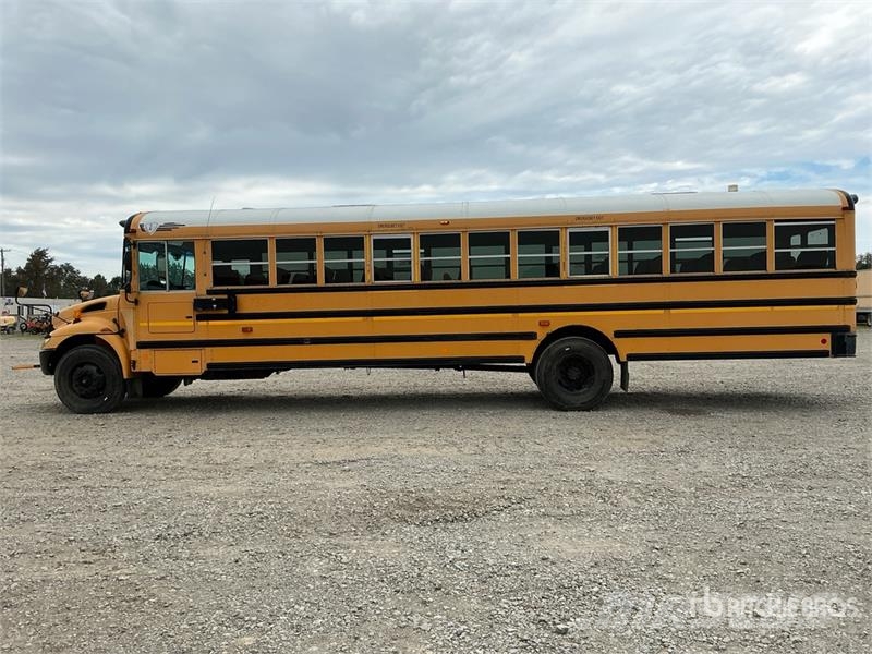 International PB105 4x2 48-Seat School Bus Minibusse