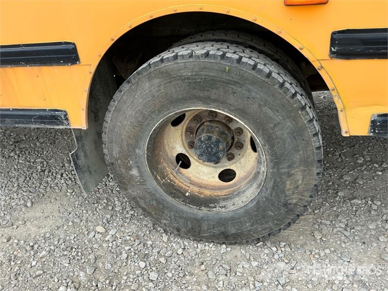 International PB105 4x2 48-Seat School Bus Minibusse