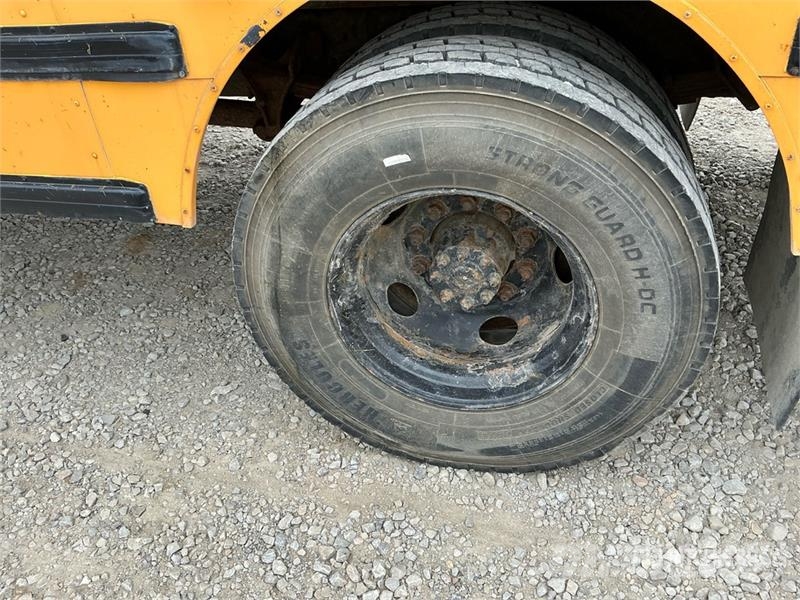 International PB105 4x2 48-Seat School Bus Minibusse