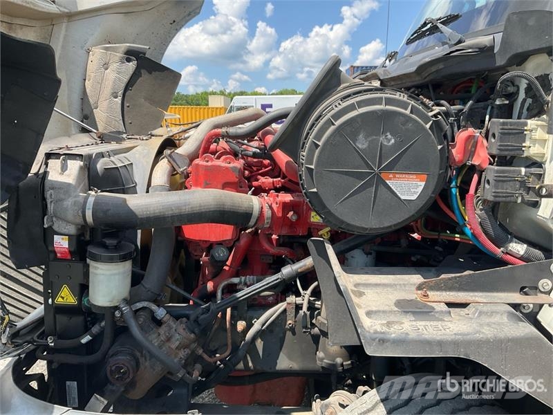 International ProStar+ 122 6x4 T/A Sleeper Truck Tractor Traktorske jedinice