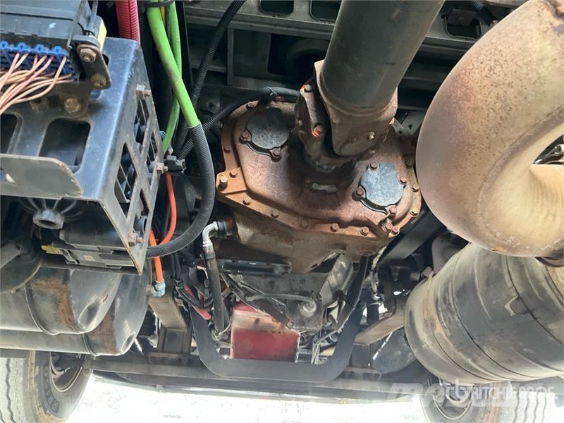 International ProStar+ 122 6x4 T/A Sleeper Truck Tractor Traktorske jedinice
