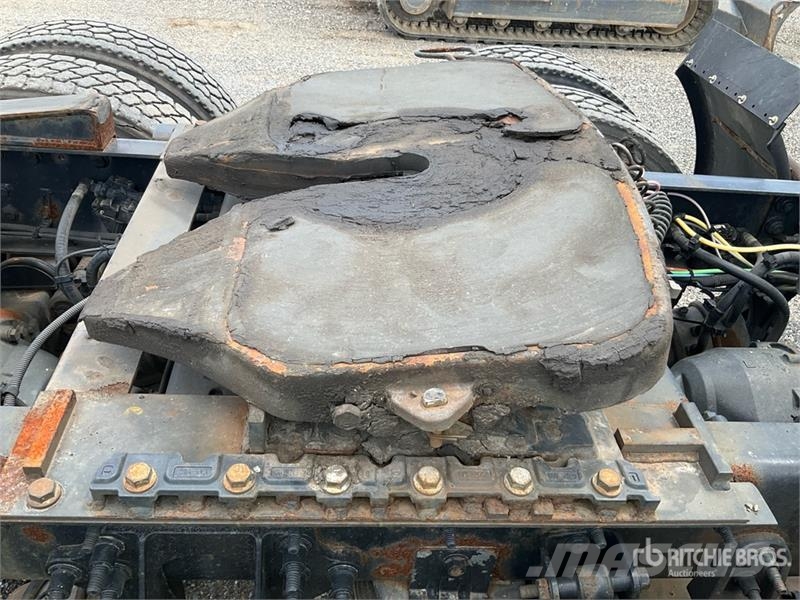 International ProStar+ 122 6x4 T/A Sleeper Truck Tractor Traktorske jedinice