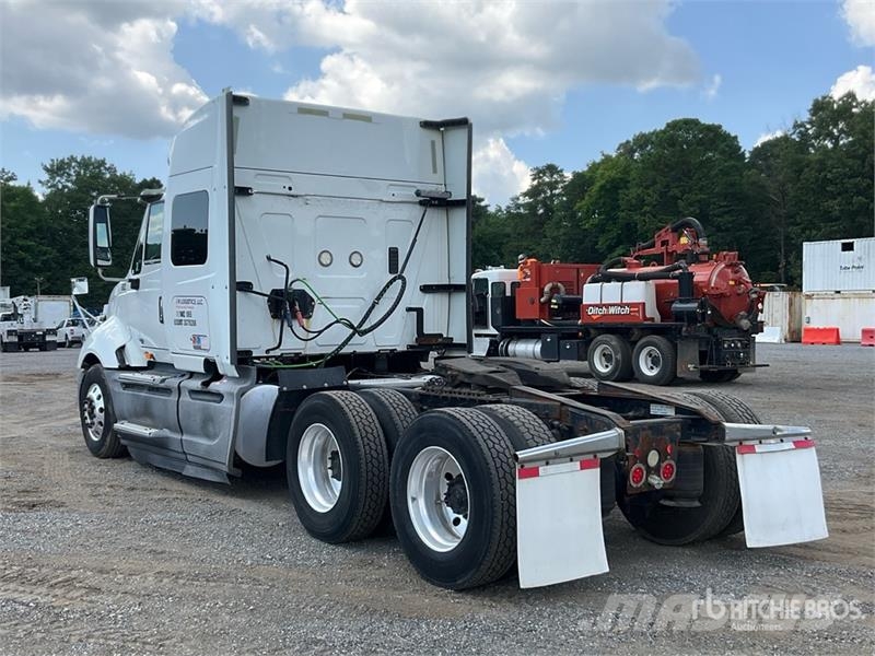 International ProStar+ 122 6x4 T/A Sleeper Truck Tractor Traktorske jedinice