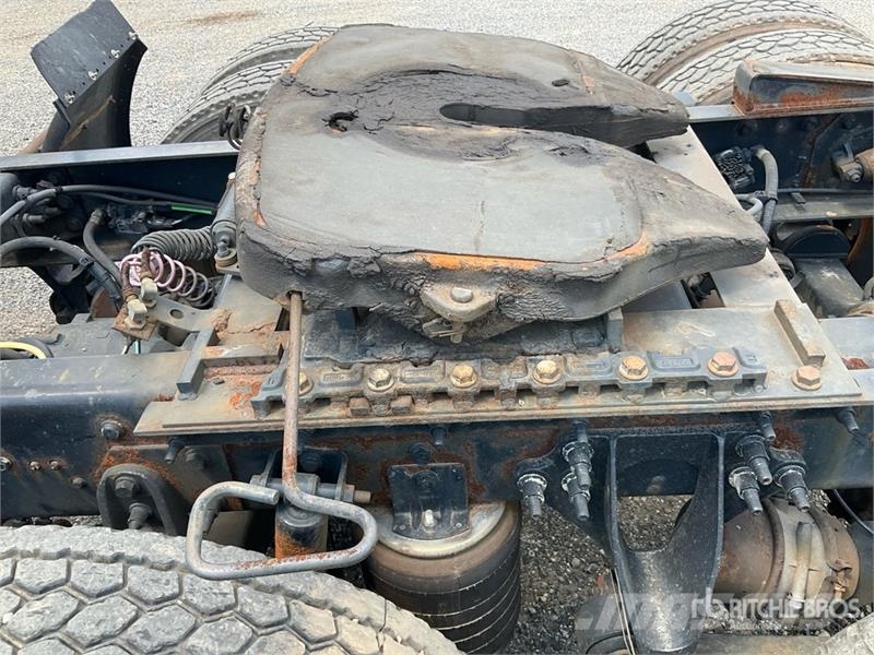 International ProStar+ 122 6x4 T/A Sleeper Truck Tractor Traktorske jedinice