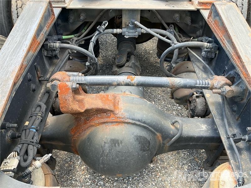 International ProStar+ 122 6x4 T/A Sleeper Truck Tractor Traktorske jedinice