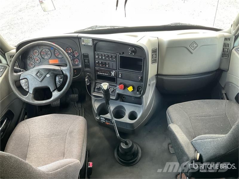 International ProStar+ 122 6x4 T/A Sleeper Truck Tractor Traktorske jedinice