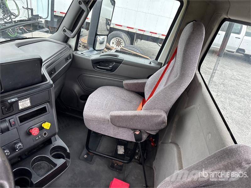 International RH613 4x2 S/A Day Cab Truck Tractor Motrici e Trattori Stradali
