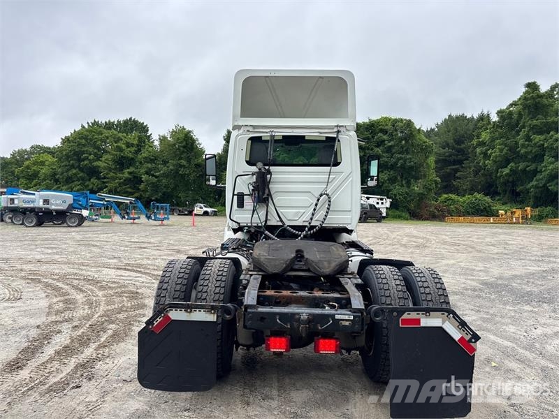 International RH613 4x2 S/A Day Cab Truck Tractor Motrici e Trattori Stradali