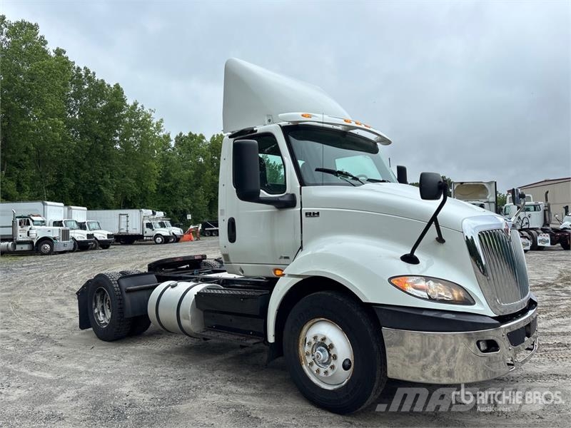International RH613 4x2 S/A Day Cab Truck Tractor Motrici e Trattori Stradali
