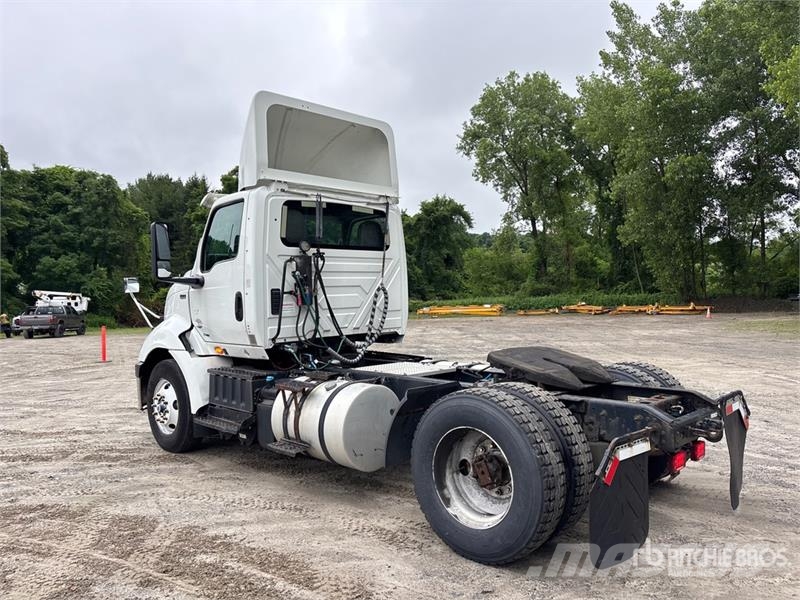 International RH613 4x2 S/A Day Cab Truck Tractor Motrici e Trattori Stradali