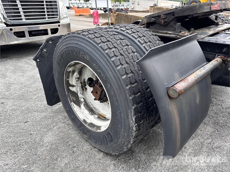 International RH613 4x2 S/A Day Cab Truck Tractor Motrici e Trattori Stradali