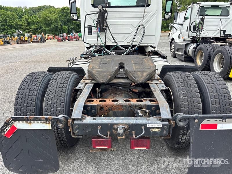 International RH613 4x2 S/A Day Cab Truck Tractor Motrici e Trattori Stradali